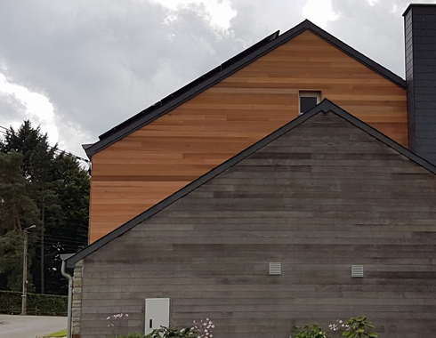 Habillage d'un pignon de maison en cèdre naturel